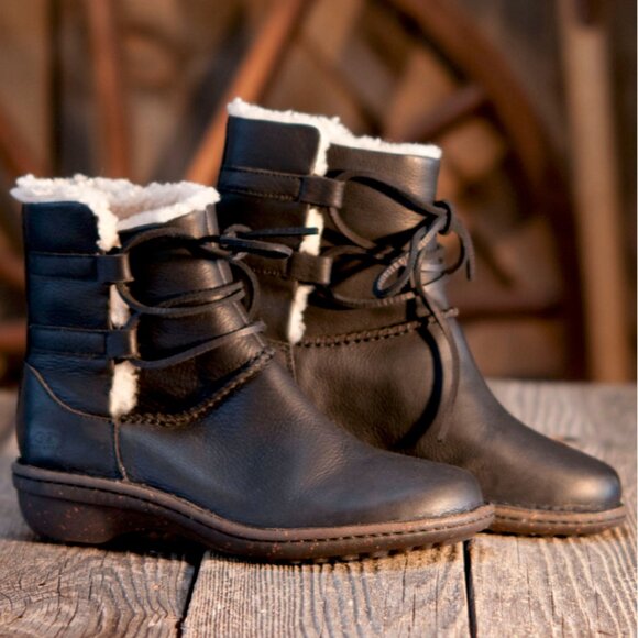 UGG Caspia Leather Tie Sheepskin Lined Boots in Black - Picture 1 of 14